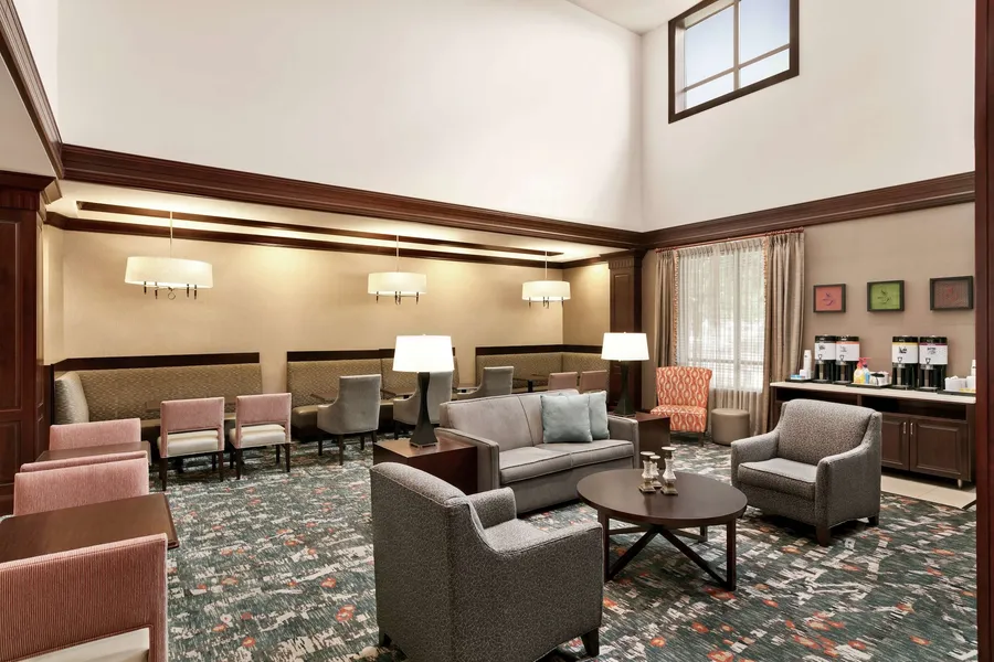 Hampton Inn & Suites Washington-Dulles International Airport hotel detail image 2