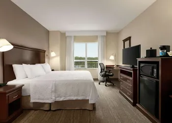 Hampton Inn & Suites Washington-Dulles International Airport hotel thumbnail 6