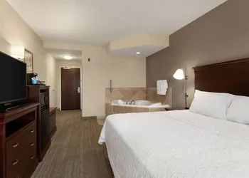 Hampton Inn & Suites Washington-Dulles International Airport hotel thumbnail 8