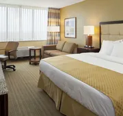 DoubleTree by Hilton St. Louis - Westport hotel detail image 7