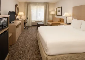 DoubleTree by Hilton Portland - Tigard hotel thumbnail 5