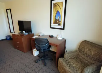 Days Inn by Wyndham Ottawa Airport hotel thumbnail 5