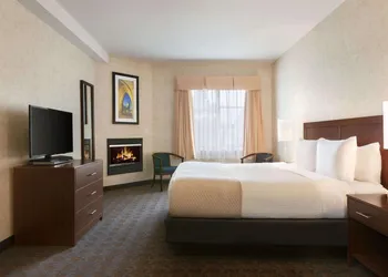 Days Inn by Wyndham Ottawa Airport hotel thumbnail 8