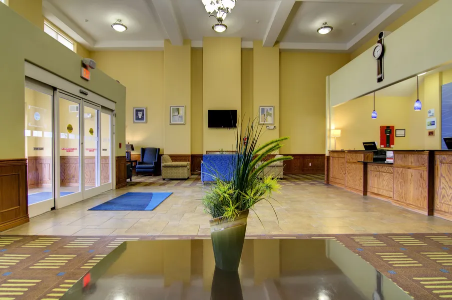 Holiday Inn Express Hotel & Stes Kansas City Sports Complex by IHG hotel detail image 2