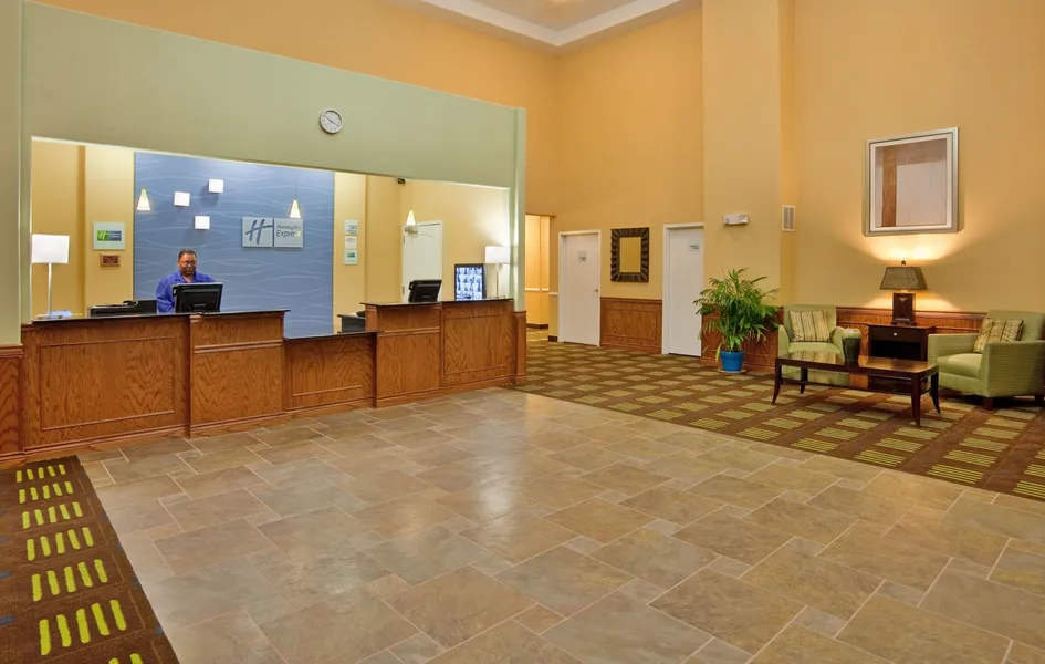 Holiday Inn Express Hotel & Stes Kansas City Sports Complex by IHG hotel detail image 6