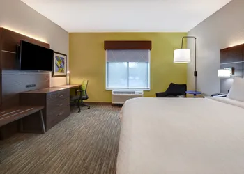 Holiday Inn Express & Suites Smyrna by IHG hotel thumbnail 6