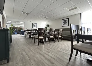 Clarion Inn & Suites Grand Rapids Airport hotel thumbnail 2