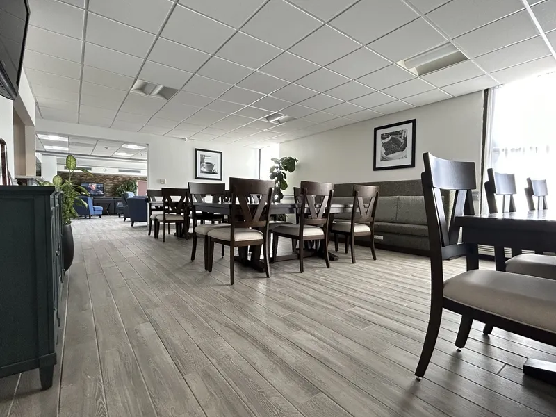 Clarion Inn & Suites Grand Rapids Airport hotel detail image 2