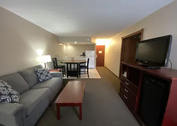 Clarion Inn & Suites Grand Rapids Airport hotel thumbnail 7