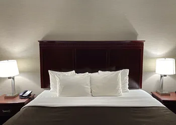 Clarion Inn & Suites Grand Rapids Airport hotel thumbnail 8