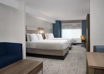 Holiday Inn Express & Suites Alexandria - Fort Belvoir by IHG hotel thumbnail 3