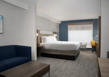 Holiday Inn Express & Suites Alexandria - Fort Belvoir by IHG hotel thumbnail 5