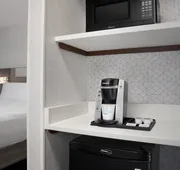 Holiday Inn Express & Suites Alexandria - Fort Belvoir by IHG hotel detail image 7