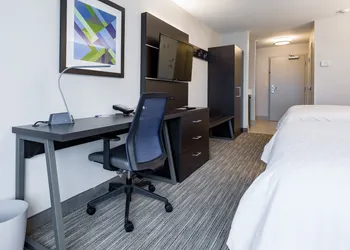 Holiday Inn Express & Suites Hood River by IHG hotel thumbnail 8