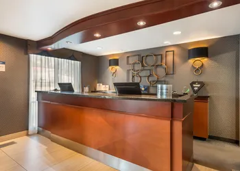 Best Western Plus Calgary Centre Inn hotel thumbnail 2