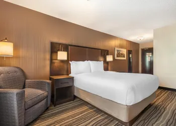 Best Western Plus Calgary Centre Inn hotel thumbnail 5