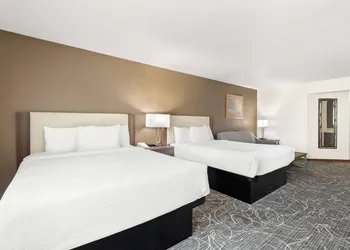 Best Western West Towne Suites hotel thumbnail 7
