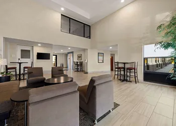 Quality Inn & Suites Matthews - Charlotte hotel thumbnail 6