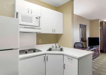 Extended Stay America Suites Houston Galleria Westheimer hotel thumbnail 5