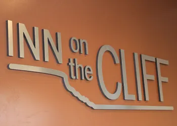 Inn on the Cliff hotel thumbnail 2