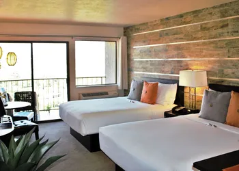 Inn on the Cliff hotel thumbnail 5