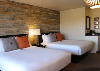 Inn on the Cliff hotel thumbnail 7