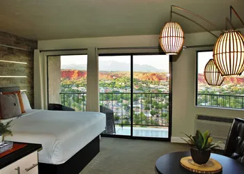 Inn on the Cliff hotel thumbnail 8