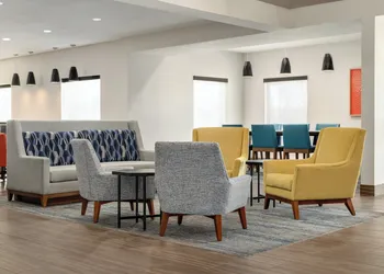 Holiday Inn Express Hotel & Suites Edmond by IHG hotel thumbnail 2