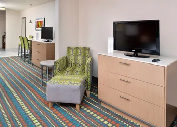 Holiday Inn Express Bernalillo by IHG hotel thumbnail 5