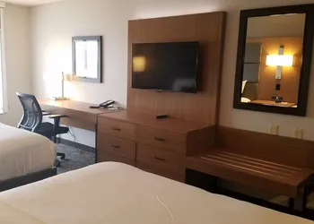 Wingate by Wyndham - Cincinnati - Blue Ash hotel thumbnail 4