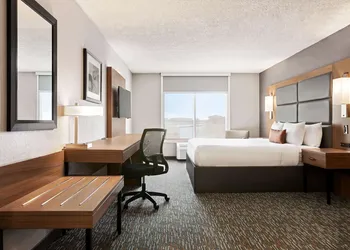 Wingate by Wyndham - Cincinnati - Blue Ash hotel thumbnail 6