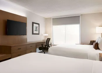 Wingate by Wyndham - Cincinnati - Blue Ash hotel thumbnail 7