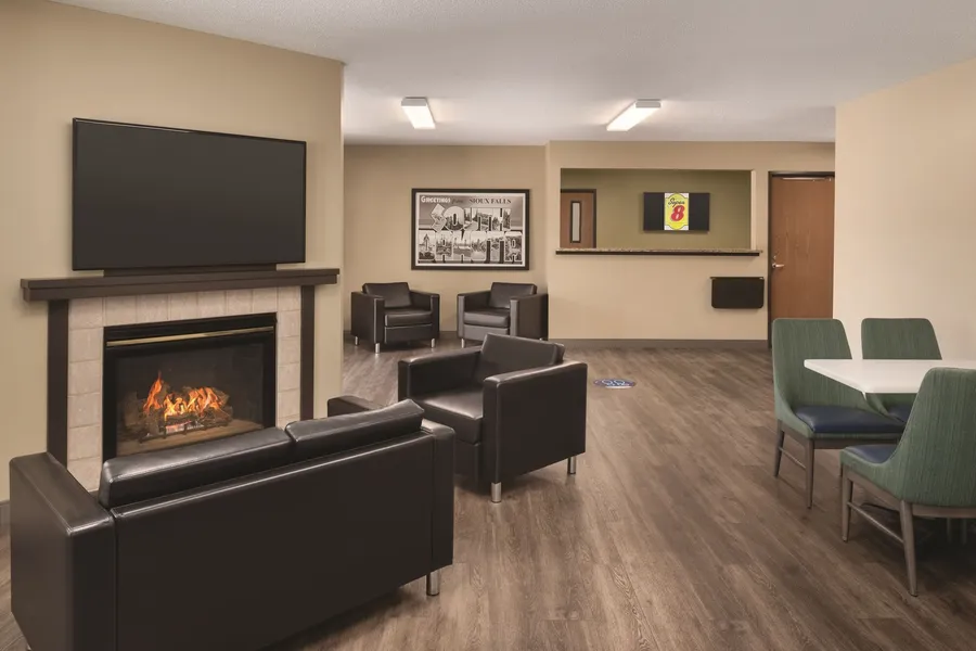 Super 8 by Wyndham Sioux Falls hotel detail image 2