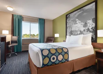 Super 8 by Wyndham Sioux Falls hotel thumbnail 4