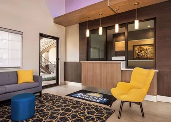 Days Inn & Suites by Wyndham Houston Hobby Airport hotel thumbnail 2
