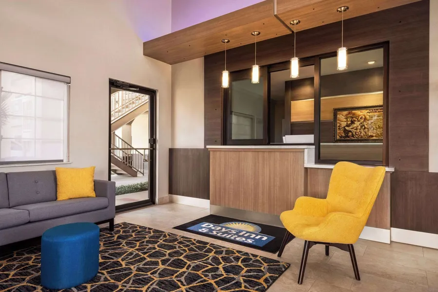 Days Inn & Suites by Wyndham Houston Hobby Airport hotel detail image 2