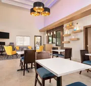 Days Inn & Suites by Wyndham Houston Hobby Airport hotel detail image 3