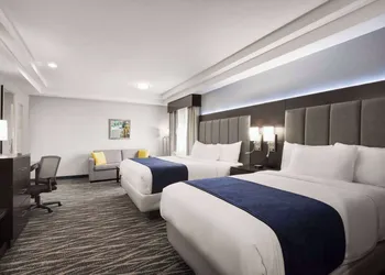 Days Inn & Suites by Wyndham Houston Hobby Airport hotel thumbnail 5