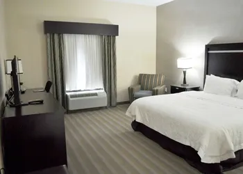 Hampton Inn & Suites Toledo/Westgate hotel thumbnail 5
