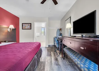 Bay Breeze Inn hotel thumbnail 4