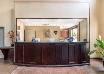 Comfort Suites Louisville Airport hotel thumbnail 3