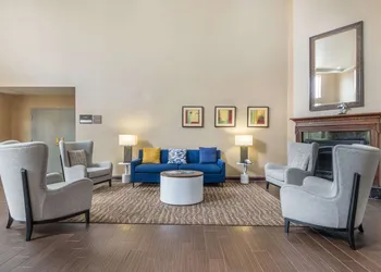 Comfort Suites Louisville Airport hotel thumbnail 4