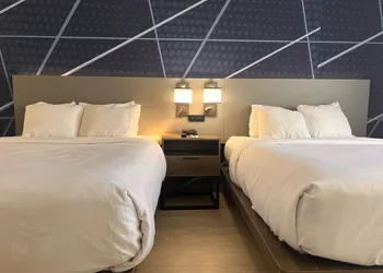 Comfort Suites Louisville Airport hotel thumbnail 7