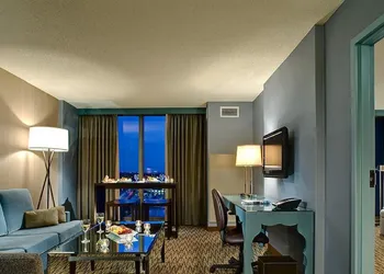 Crowne Plaza Chicago Ohare Hotel & Conf Ctr by IHG hotel thumbnail 4