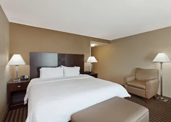 Hampton Inn & Suites Fresno-Northwest hotel thumbnail 6