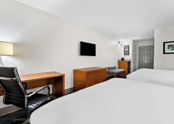 Comfort Inn & Suites Nashville Near Tanger Outlets I-24 Antioch hotel thumbnail 6