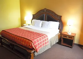 McLure Inn and Suites hotel thumbnail 4