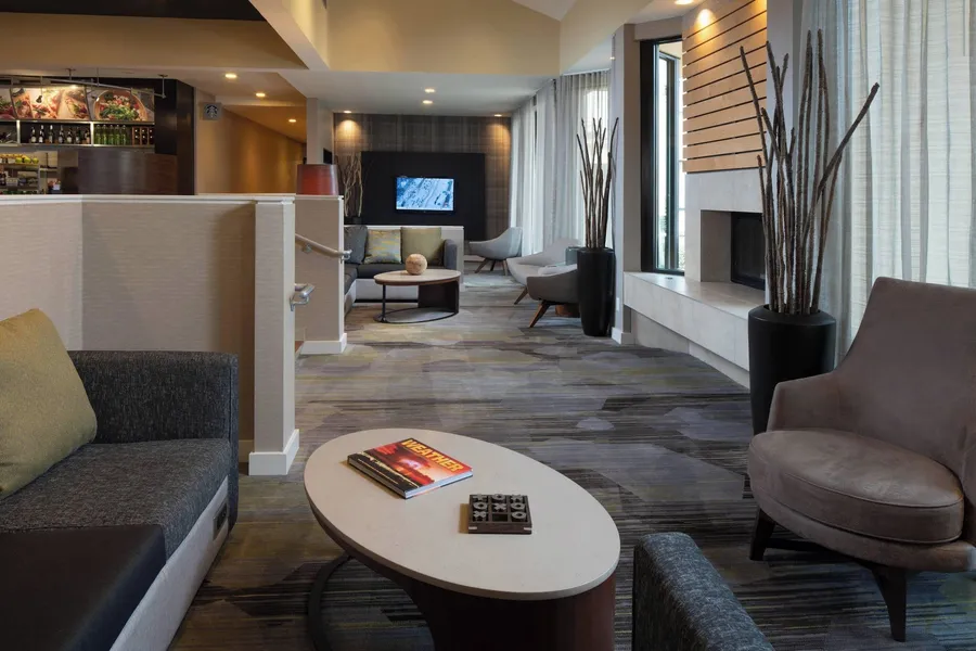 Courtyard by Marriott St Louis Creve Coeur hotel detail image 2