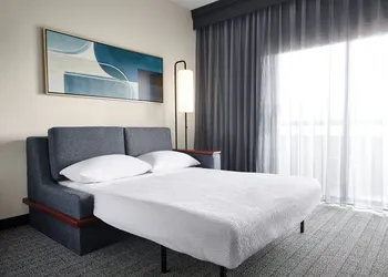 Courtyard by Marriott St Louis Creve Coeur hotel thumbnail 8