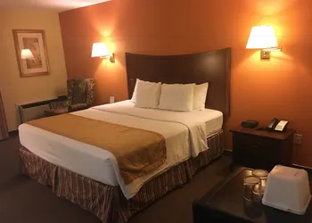 Days Inn & Suites by Wyndham Red Rock-Gallup hotel thumbnail 4